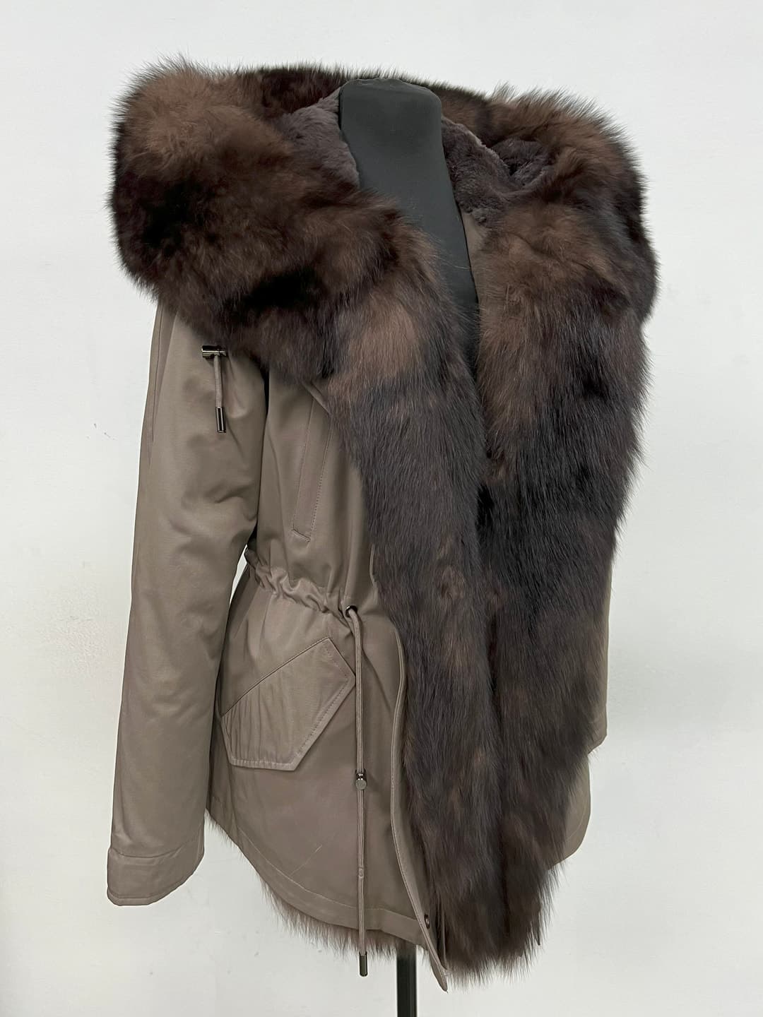 Парка  капучино с мехом песца под соболь 75 см — фото 4