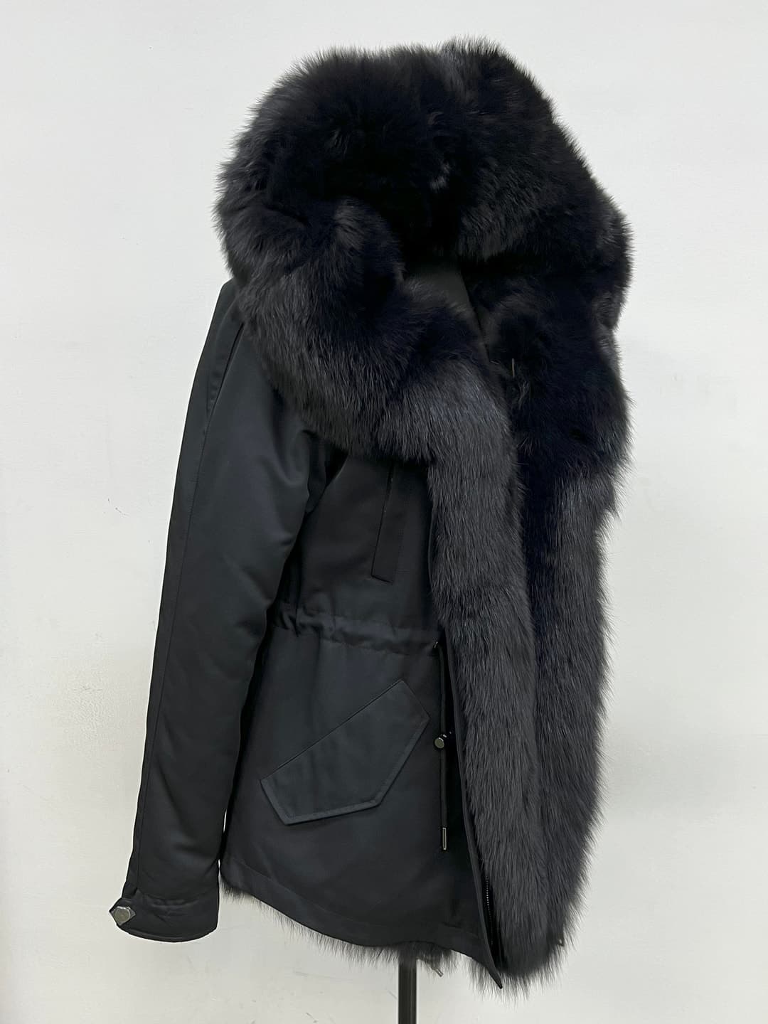 Парка тёмно-синяя с мехом песца графит 75 см — фото 2